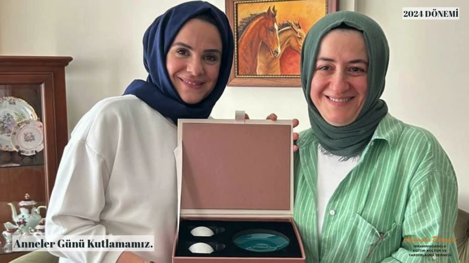 Anneler Günü Kutlaması